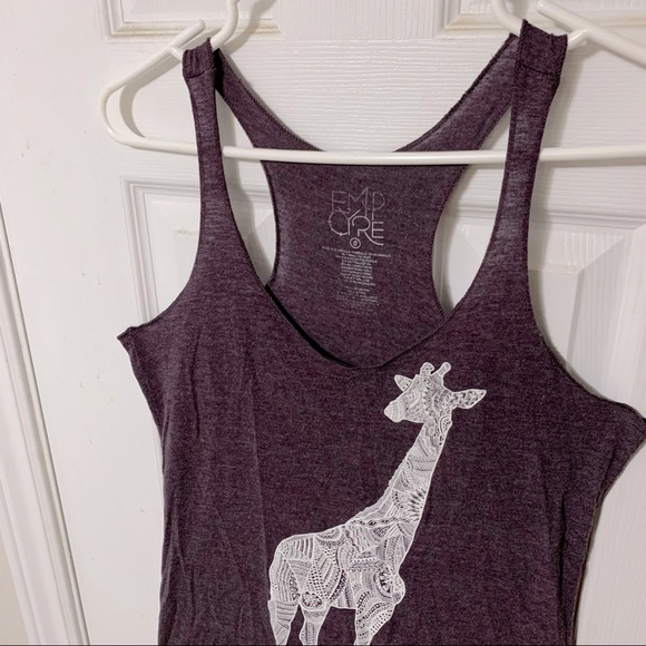 Cute Giraffe Tank Top - Picture 3 of 5